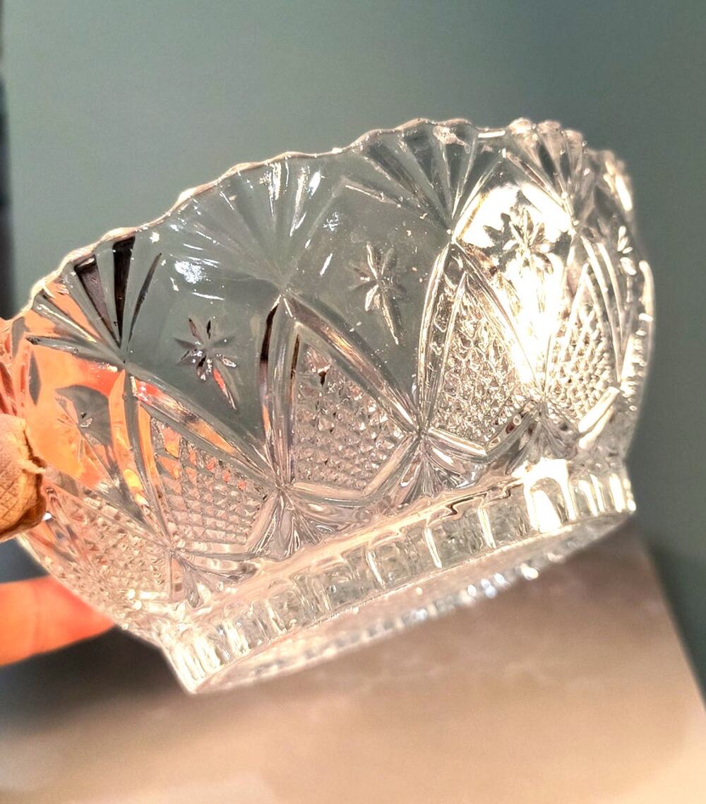 746. Vintage Clear Pasari Indonesia Glass Fruit Bowl
